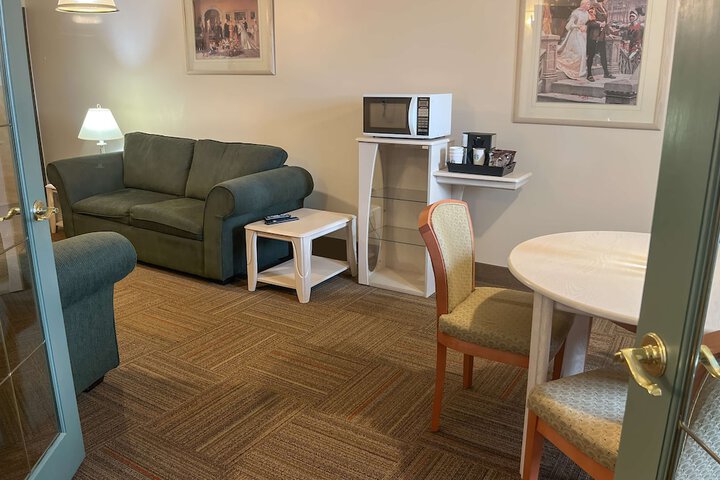 Room 6 of 35