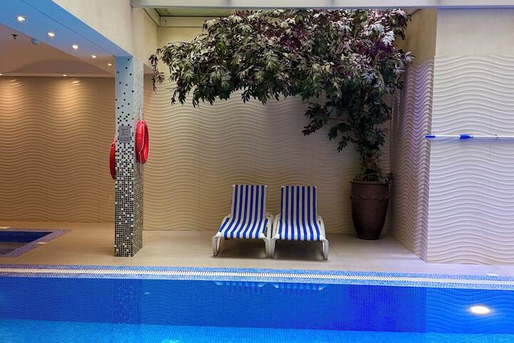 Pool Hotel