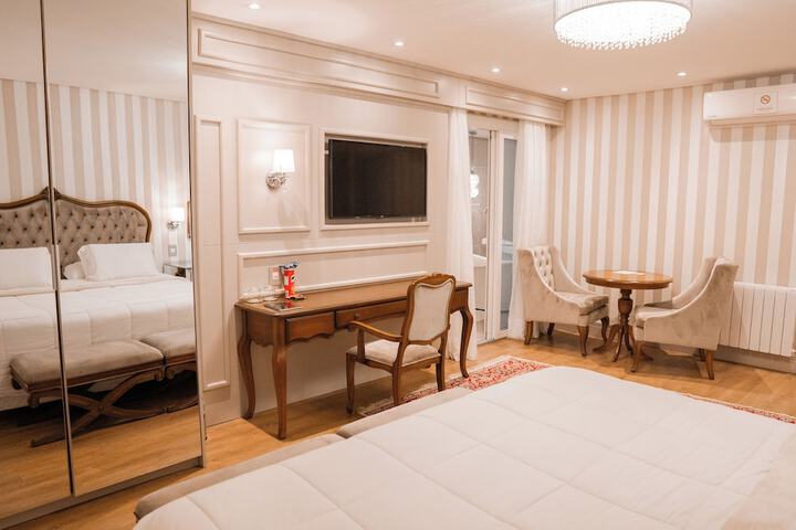 Room 30 of 108