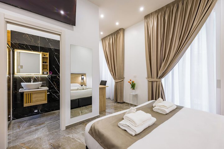 Room 12 of 26
