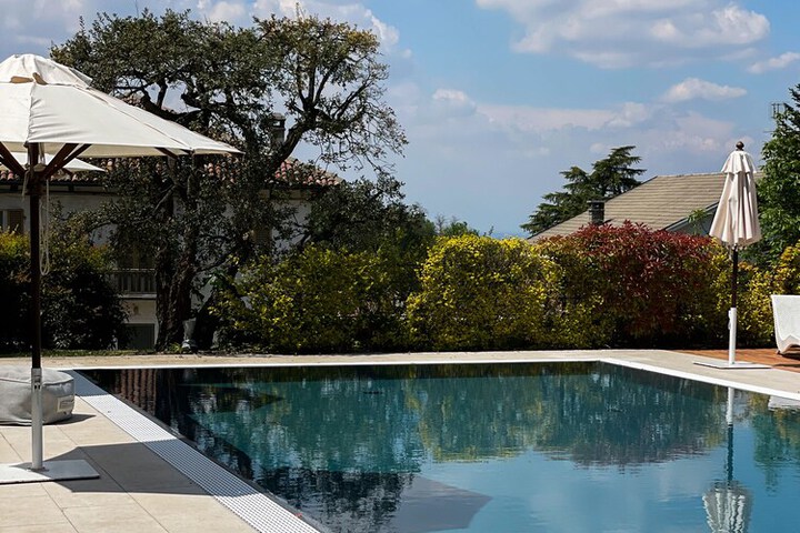 Pool 38 of 64