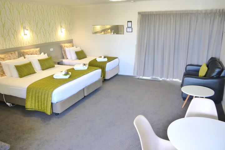 Room 13 of 188