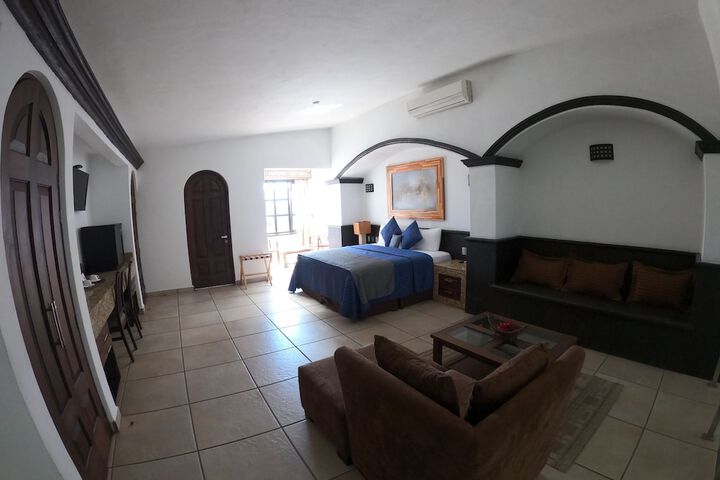 Room 11 of 40