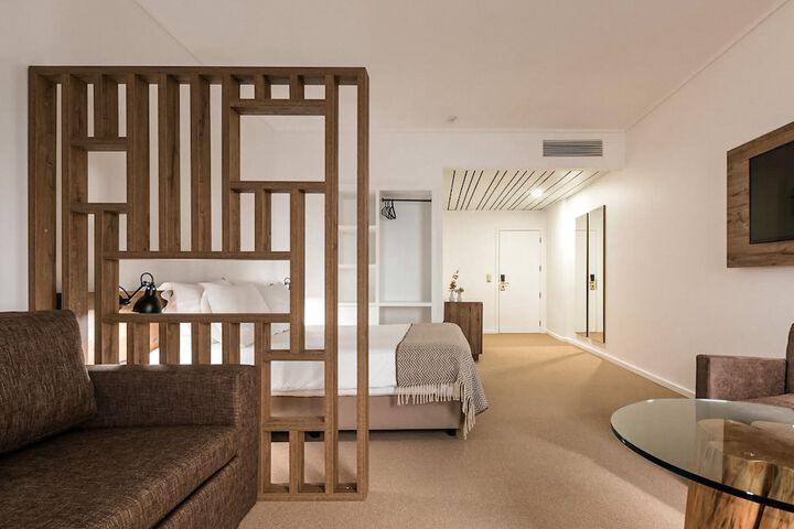 Room 5 of 44