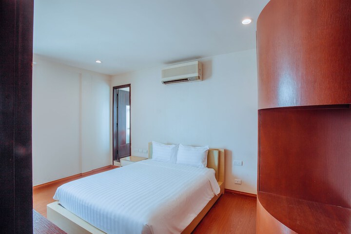 Room 8 of 26
