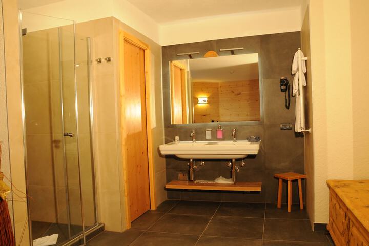 Room 47 of 69