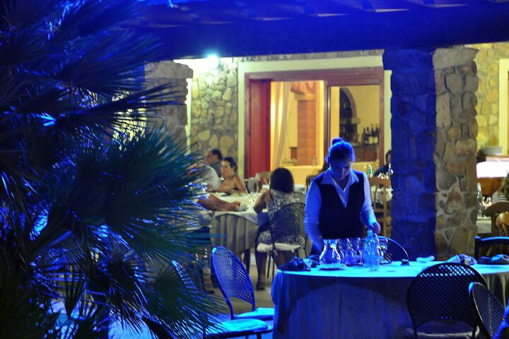 Dining 68 of 79