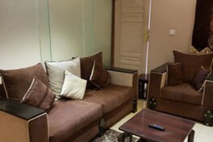 Room 9 of 33