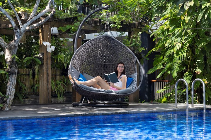 Pools & Facilities
