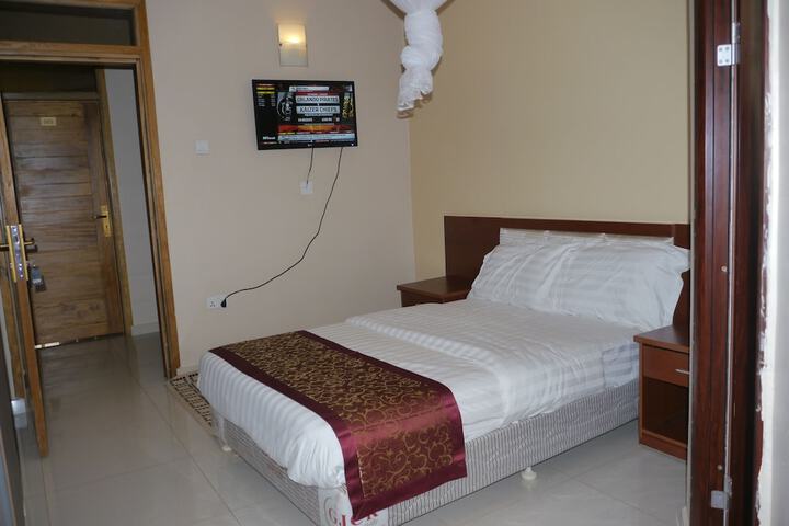 Room 3 of 29