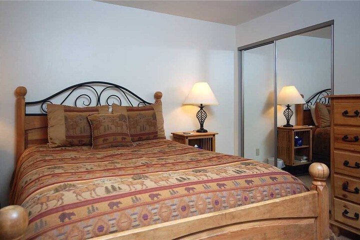 Room 9 of 121