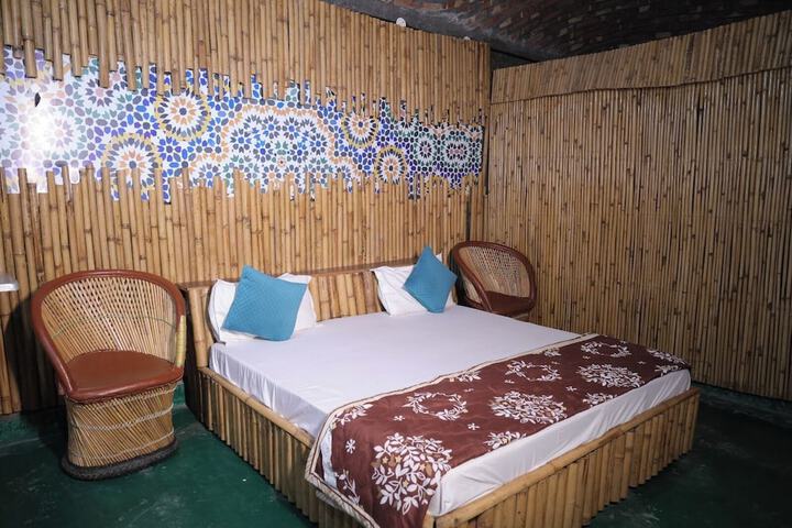Room 13 of 48