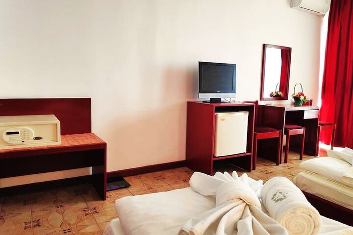 Room 5 of 34