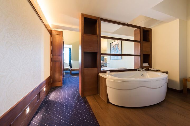 Room 15 of 78