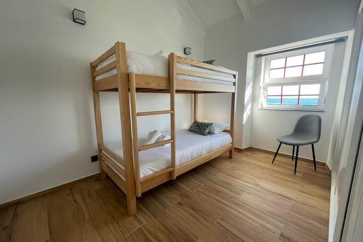 Room 26 of 143