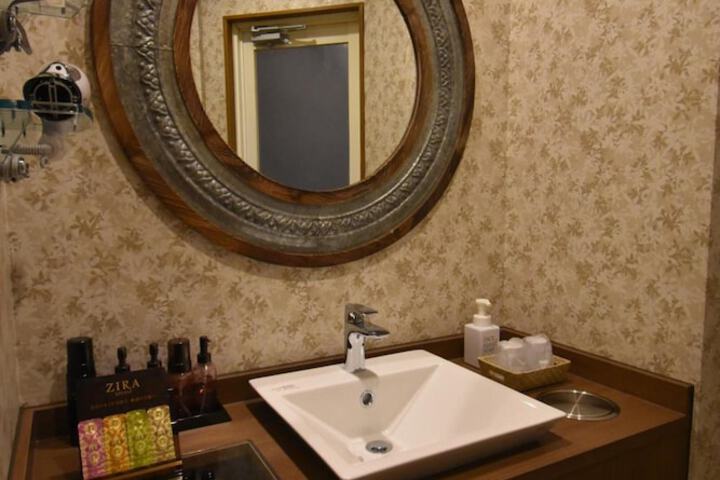 Room 12 of 14