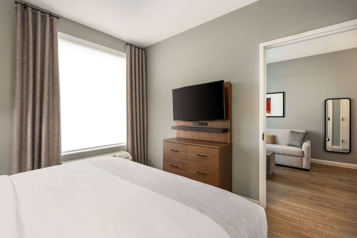 Room 9 of 43