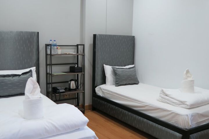 Room 32 of 74