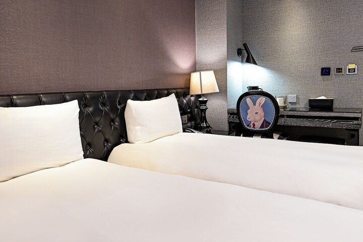Room 34 of 146