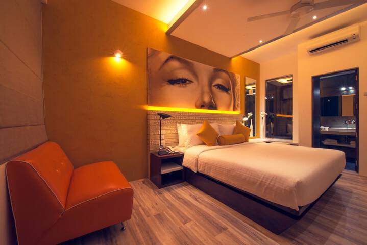 Room 10 of 56