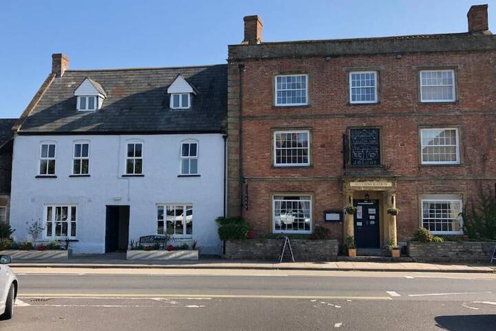 Exterior of The Ilchester Arms Hotel