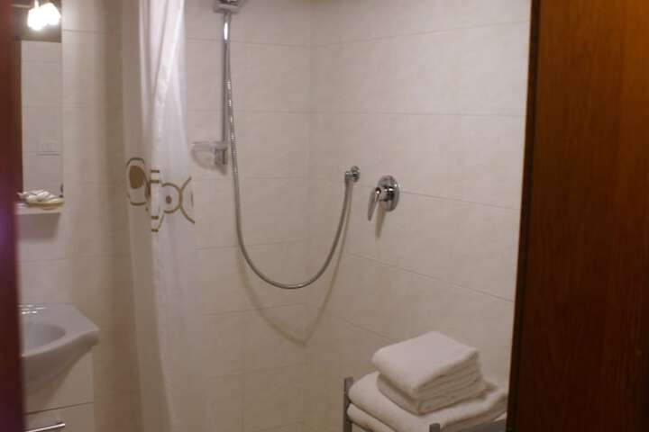 Room 29 of 75
