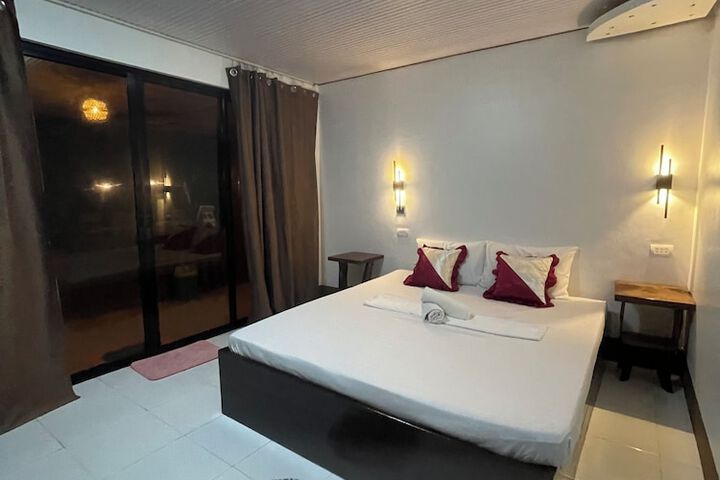 Room 3 of 61