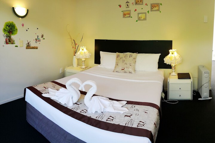 Room 18 of 76
