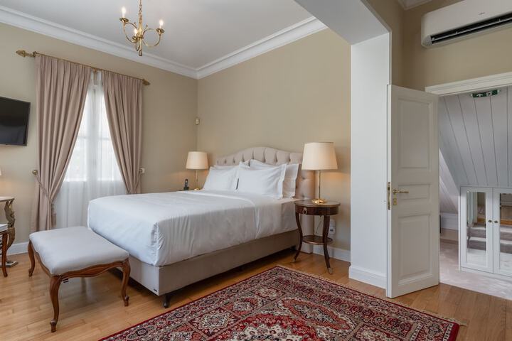 Room 4 of 78