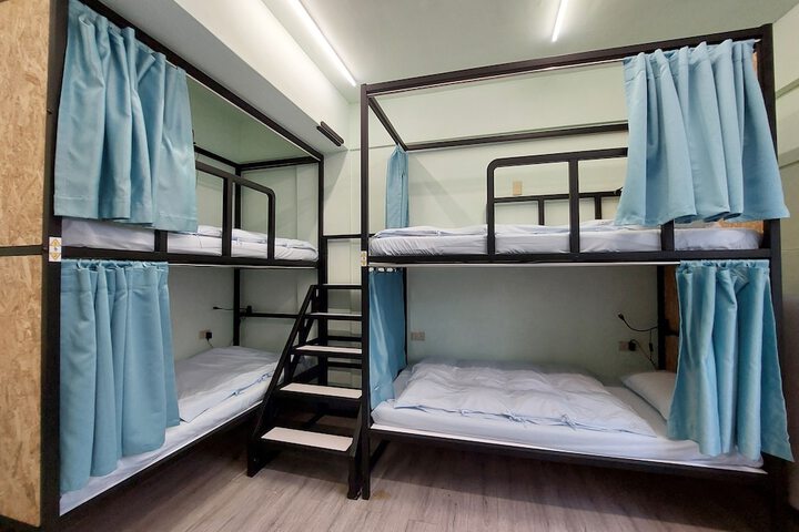 Room 28 of 58