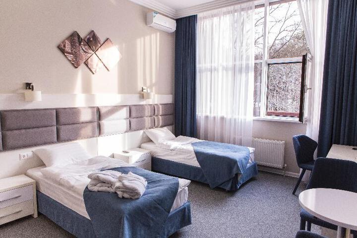 Room 6 of 6