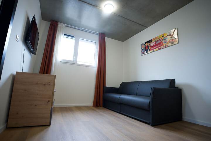 Room 53 of 94