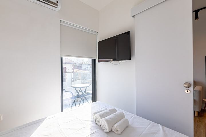 Room 6 of 68