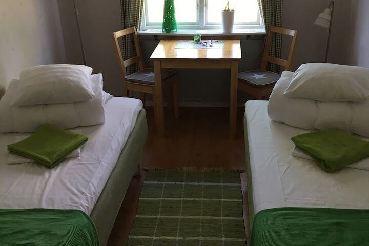 Room 9 of 38