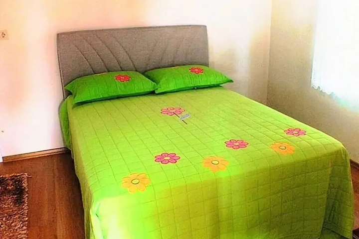 Room 2 of 9