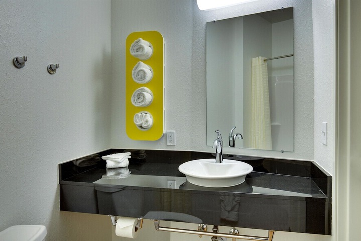 Bathroom amenities