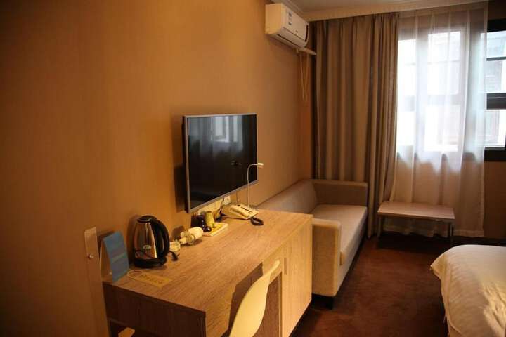 Room 45 of 90