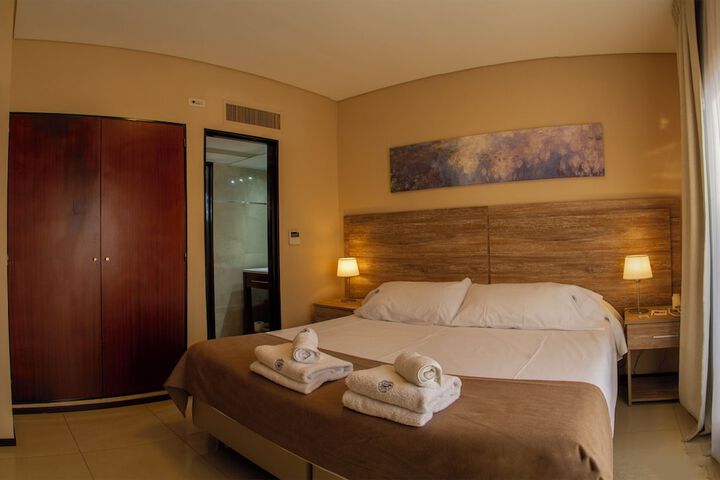 Room 13 of 33