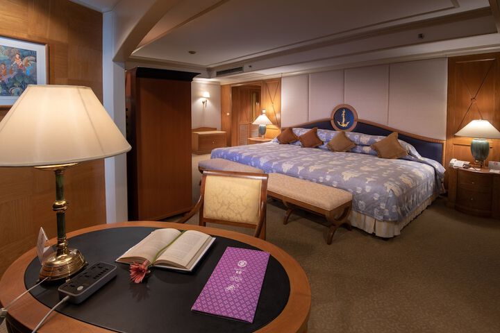 Room 38 of 176