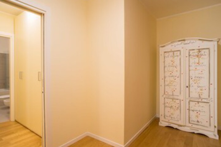 Room 27 of 29