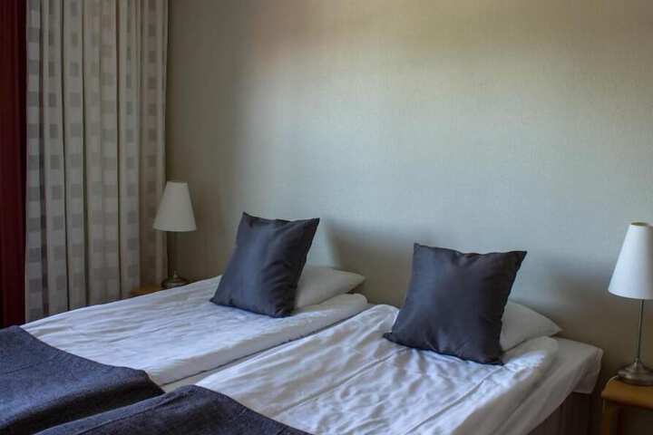 Room 22 of 66