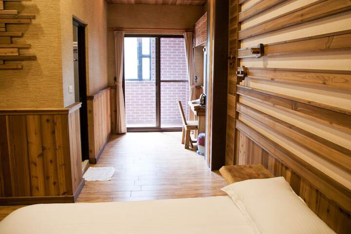 Room 7 of 44