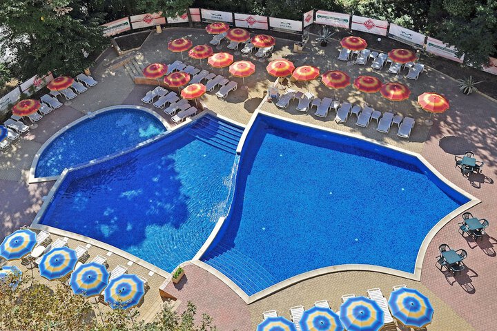 Pools & Facilities