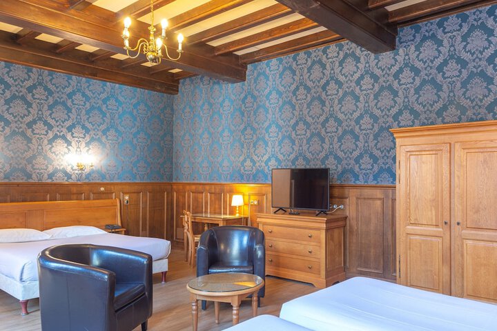 Room 9 of 43