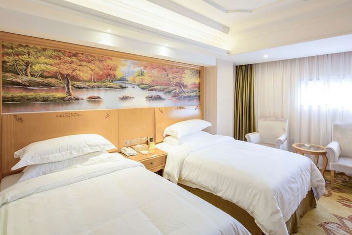 Room 3 of 5