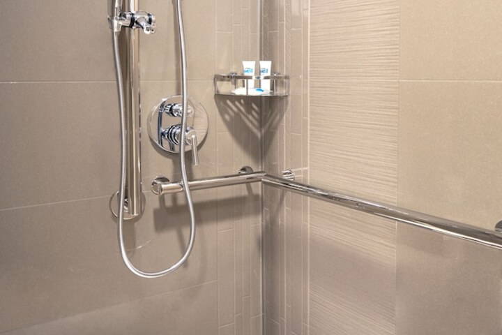 1 King Bed Den Bathtub Accessible (10 of 17)