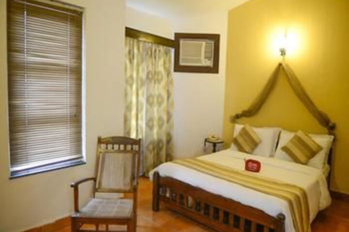 OYO Premium Candolim SinQ Club Road