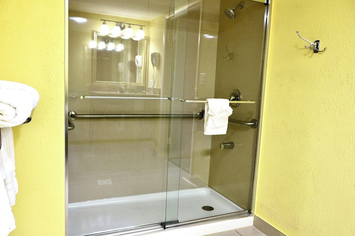 Room 11 of 24
