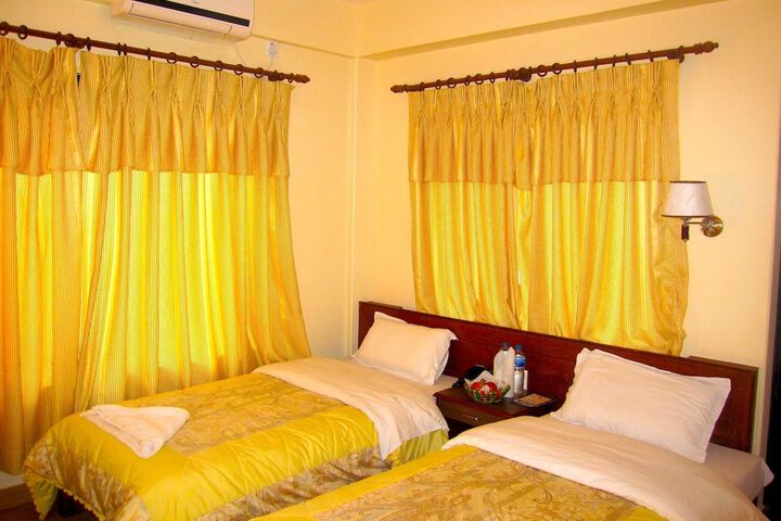 Room 9 of 38