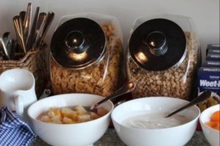 Breakfast area